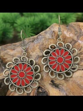 Sunflower pendant earrings, vintage boho style hippie